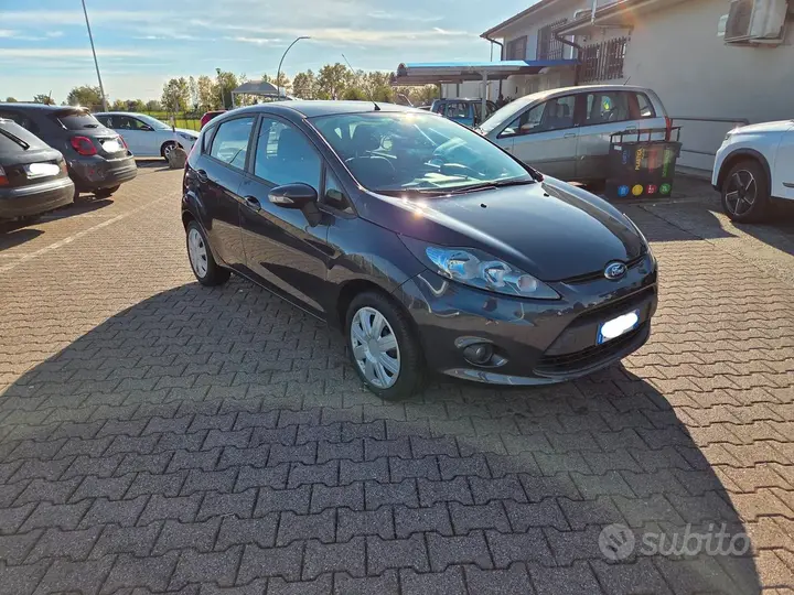 Ford Fiesta 2010 photo 3
