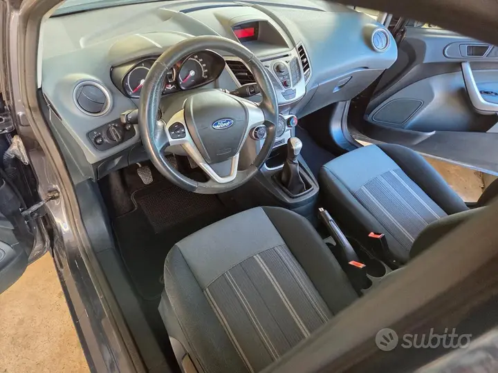 Ford Fiesta 2010 photo 5