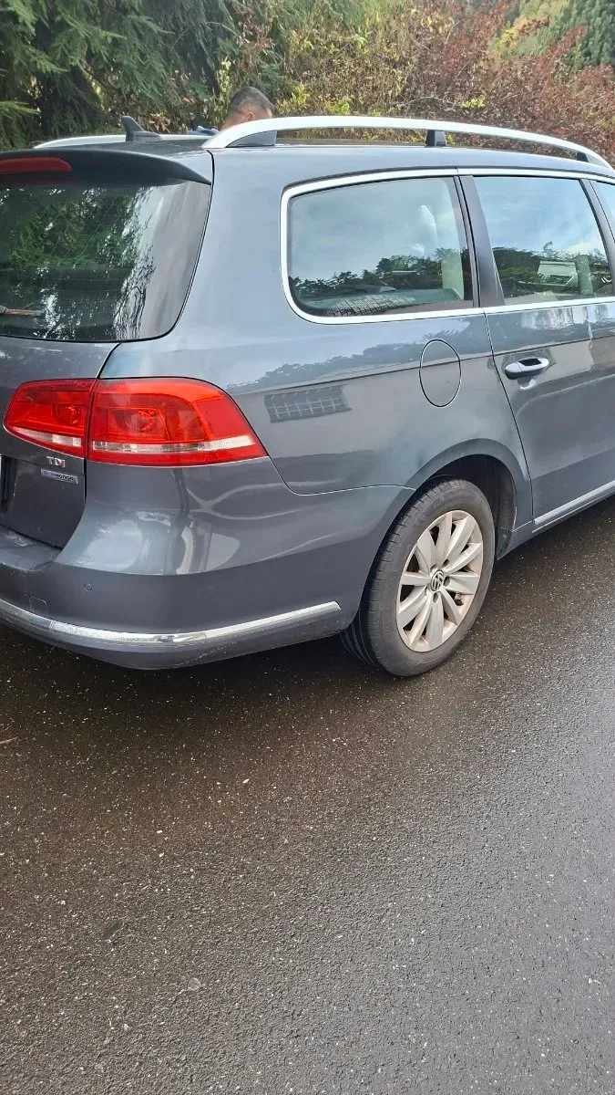 Volkswagen Passat 2012 photo 2