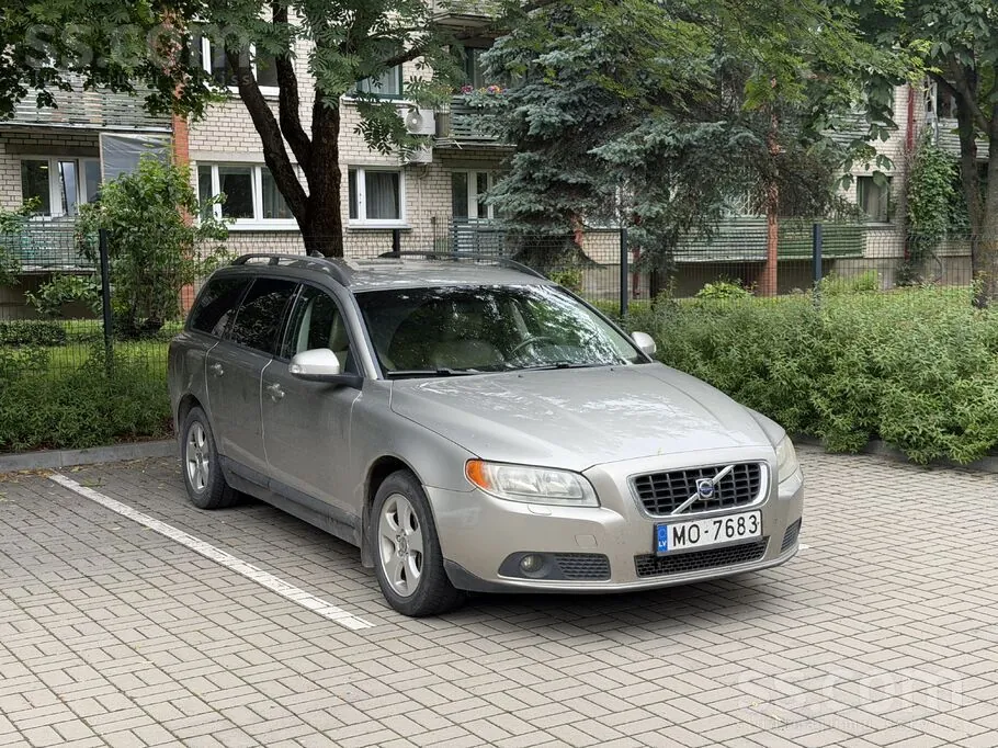 Volvo V70 2009 photo 2