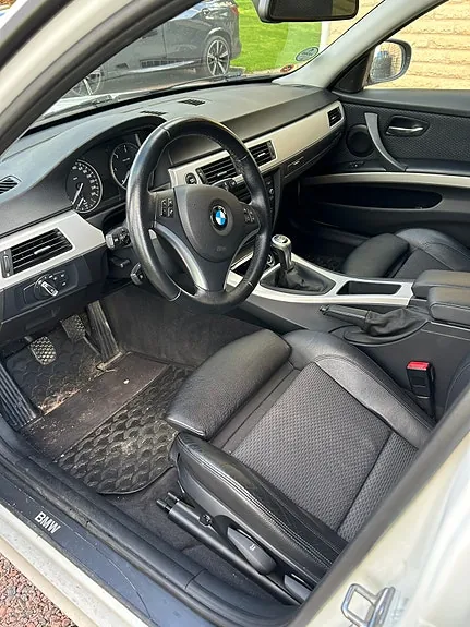BMW 320D 2011 photo 3