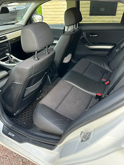 BMW 320D 2011 photo 4