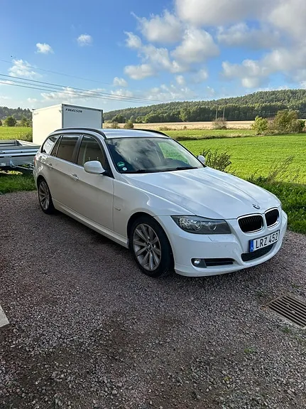 BMW 320D 2011 photo 2