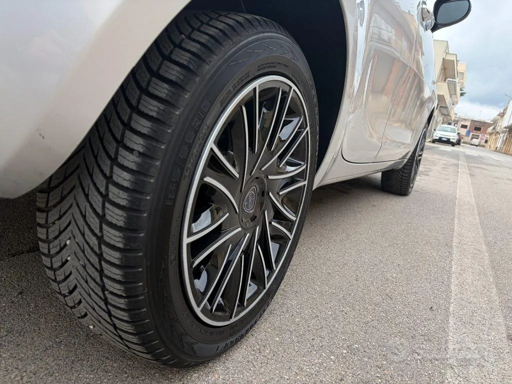 Lancia Ypsilon 2019 photo 4