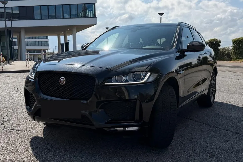 Jaguar F-Pace