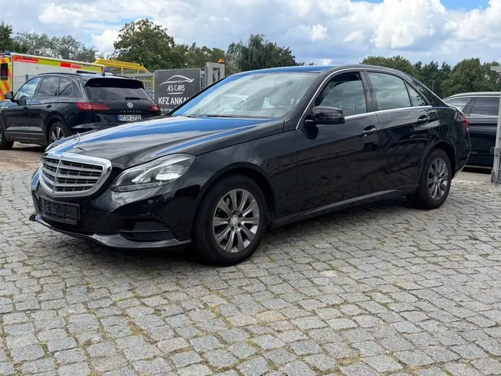 Mercedes-Benz E 200