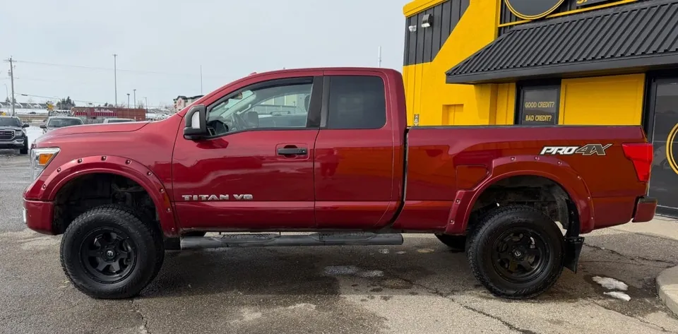 Nissan Titan 2018 photo 2