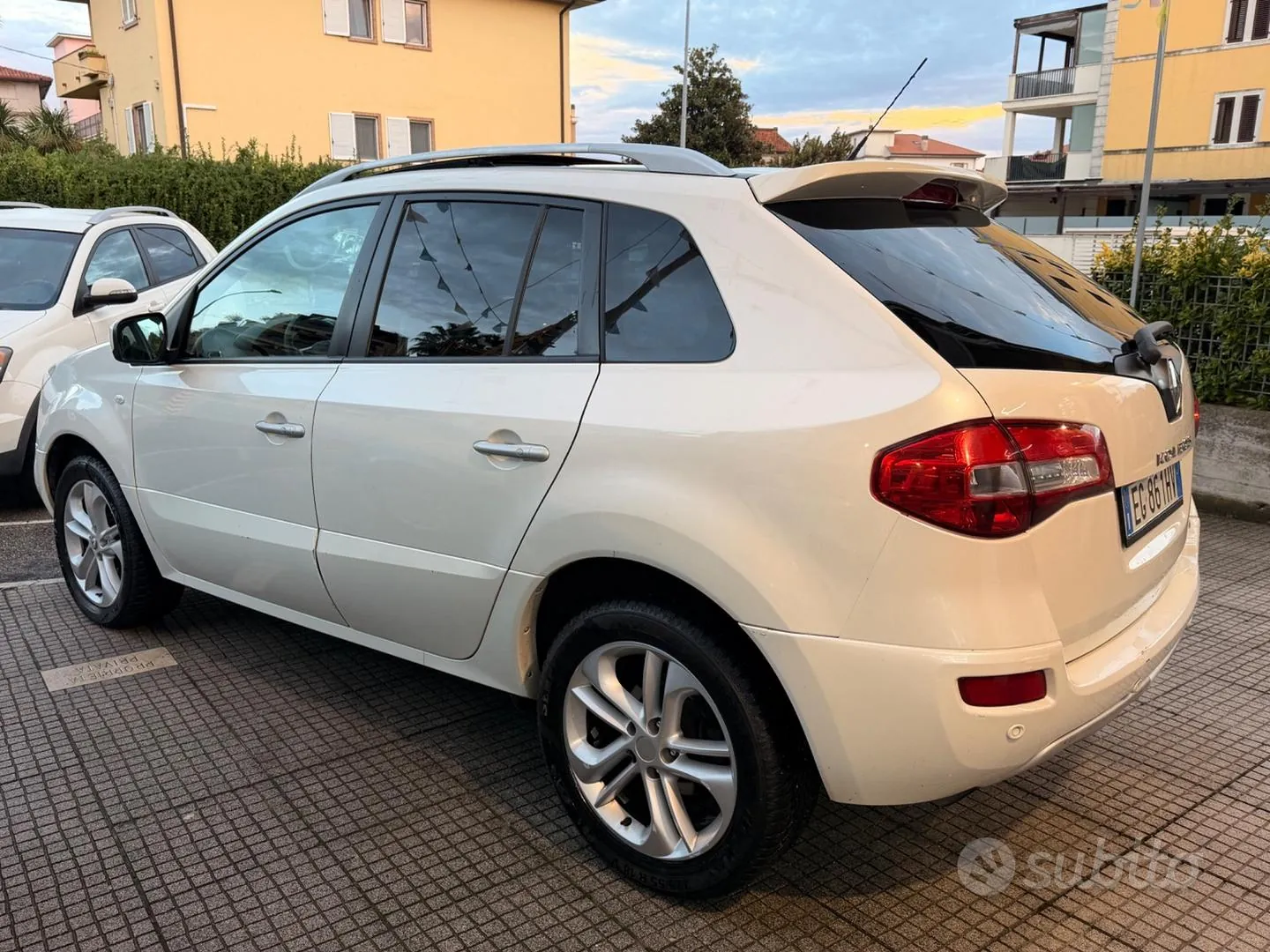 Renault Koleos 2011 photo 4