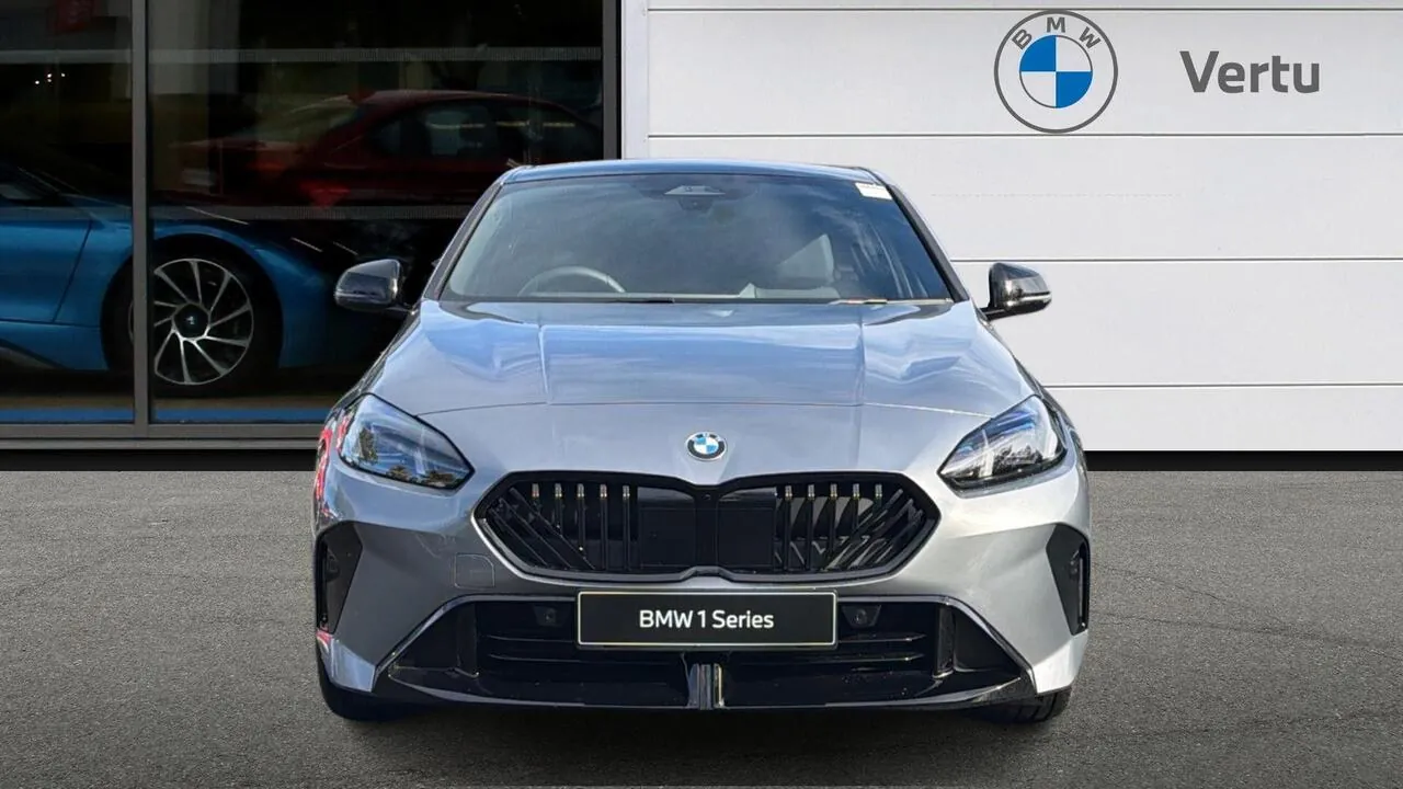 BMW 1 Series 2026 photo 2