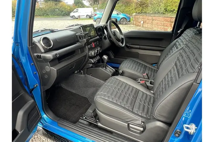 Suzuki Jimny 2025 photo 2