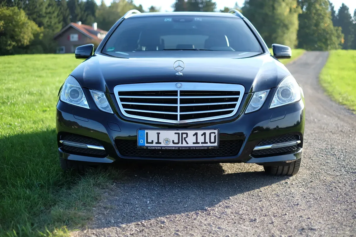 Mercedes-Benz Eklasse 2012 photo 2