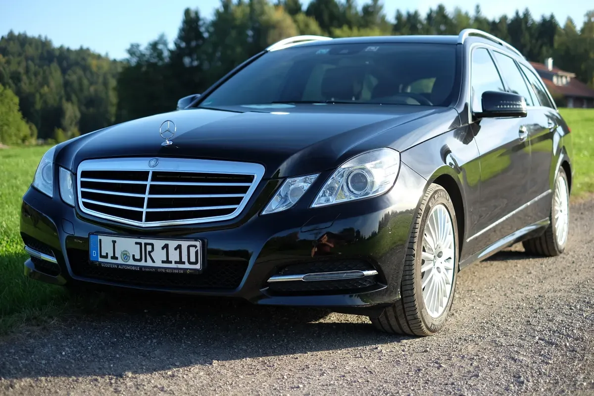 Mercedes-Benz Eklasse 2012 photo 3