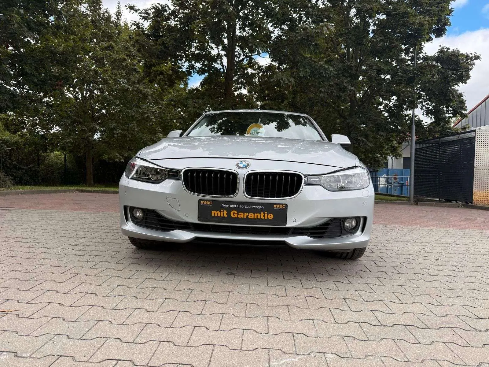 BMW 320D 2014 photo 2