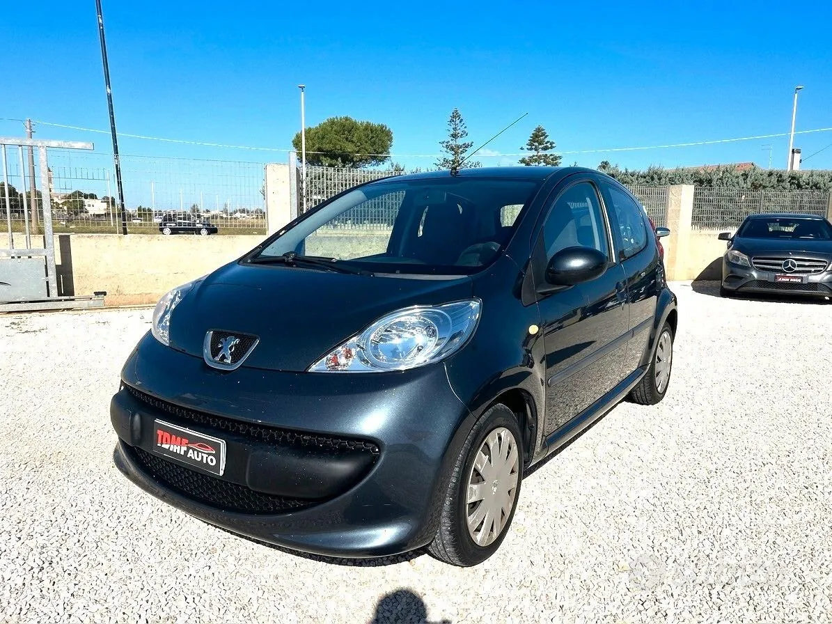 Peugeot 107 2008 photo 2