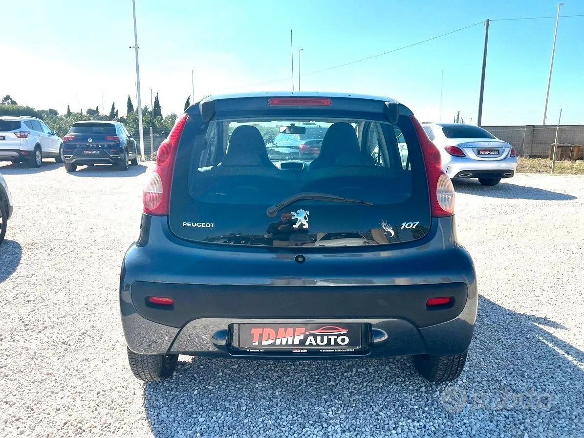Peugeot 107 2008 photo 5