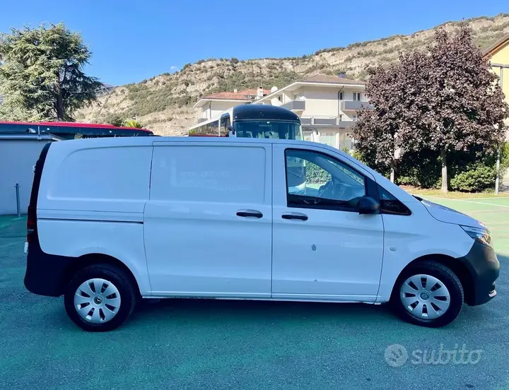 Mercedes-Benz Vito 2018 photo 2