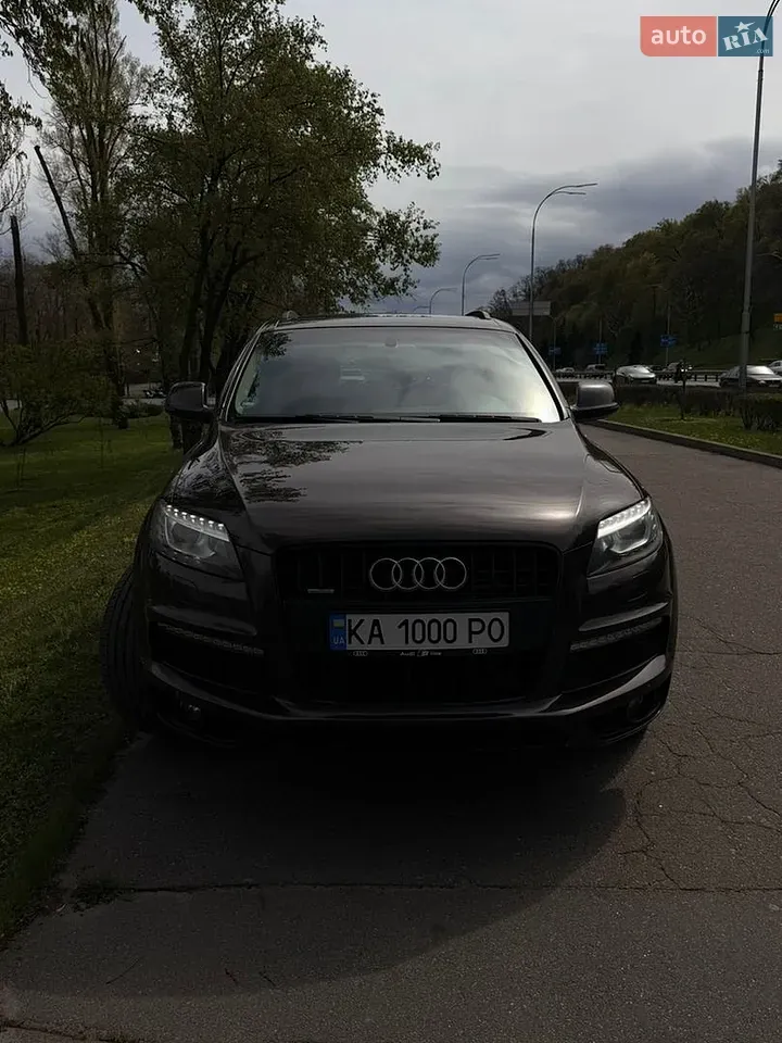 Audi Q7 2010 photo 2