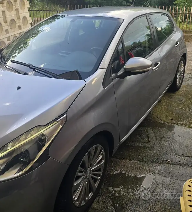Peugeot 208 2019 photo 2