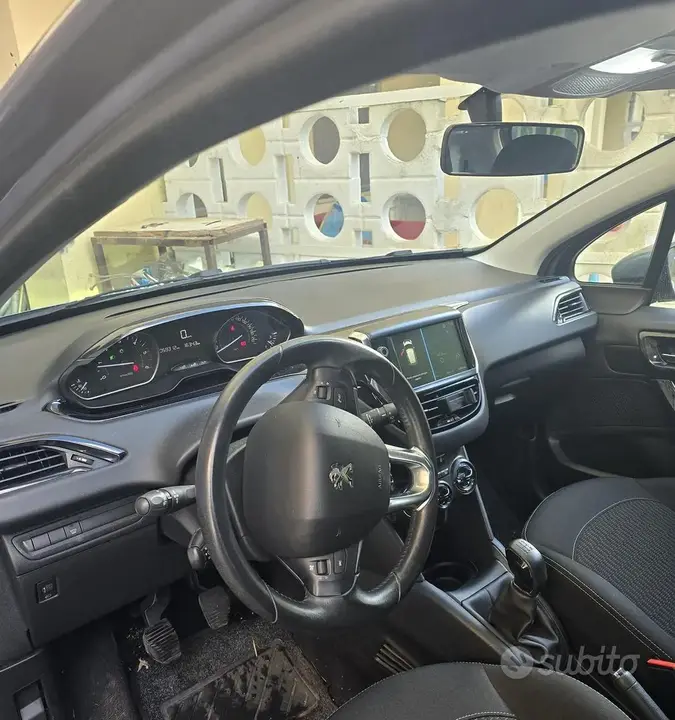 Peugeot 208 2019 photo 3