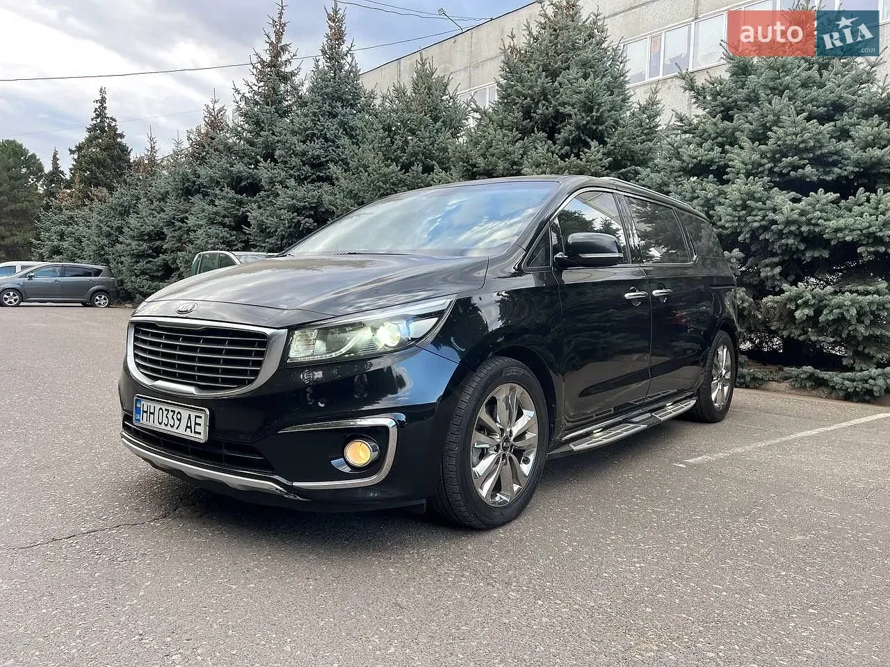 Kia Carnival 2015 photo 4