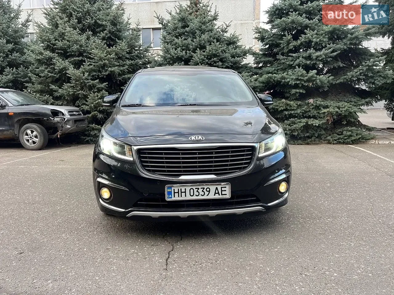 Kia Carnival 2015 photo 2