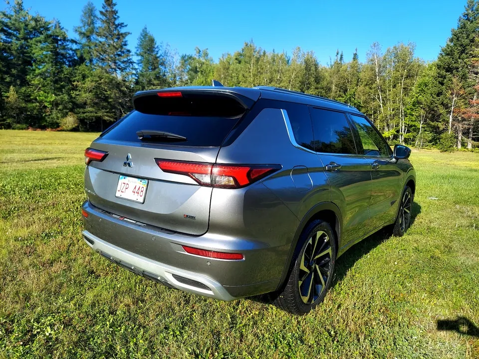 Mitsubishi Outlander 2022 photo 4