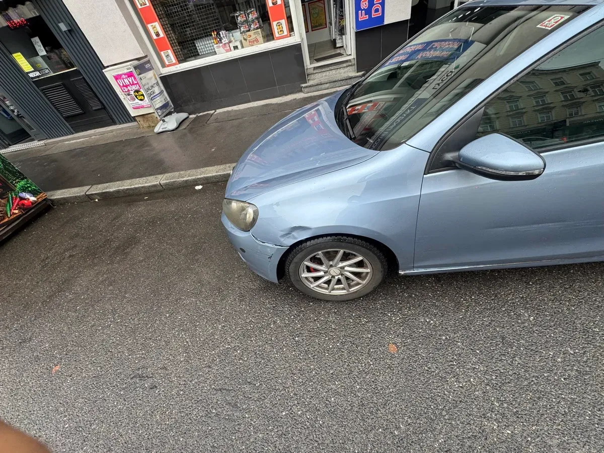 Volkswagen Golf 2009 photo 2