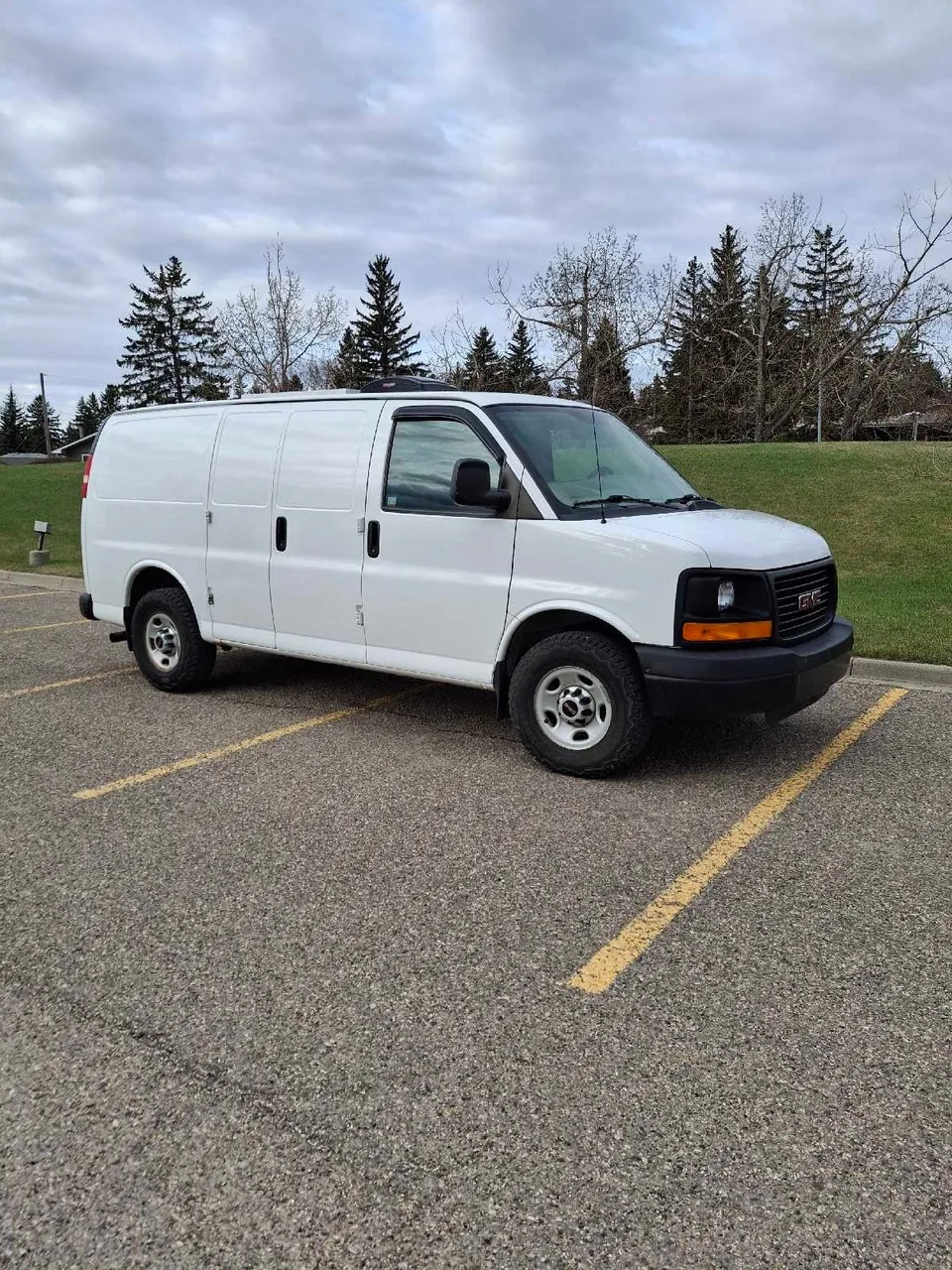 GMC Savana 2013 photo 4