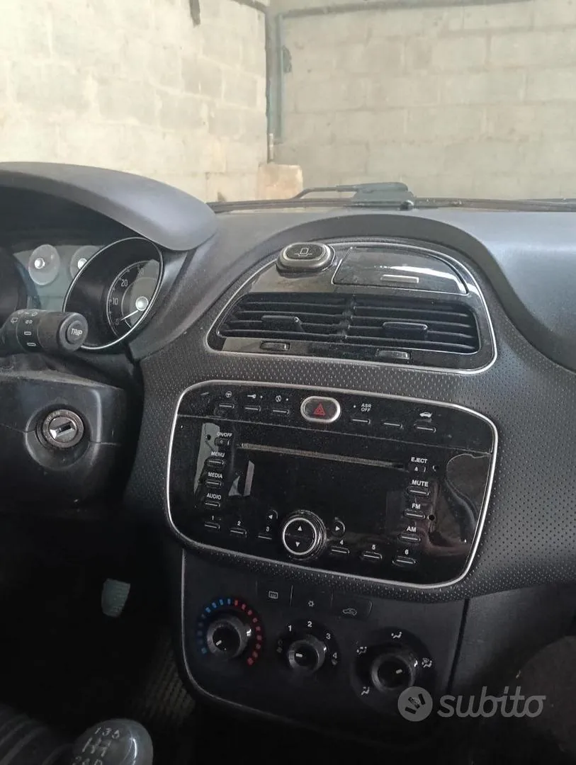 Fiat Punto Evo 2011 photo 4