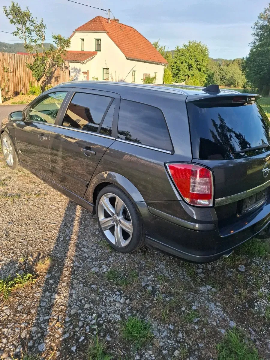 Opel Astra 2008 photo 2
