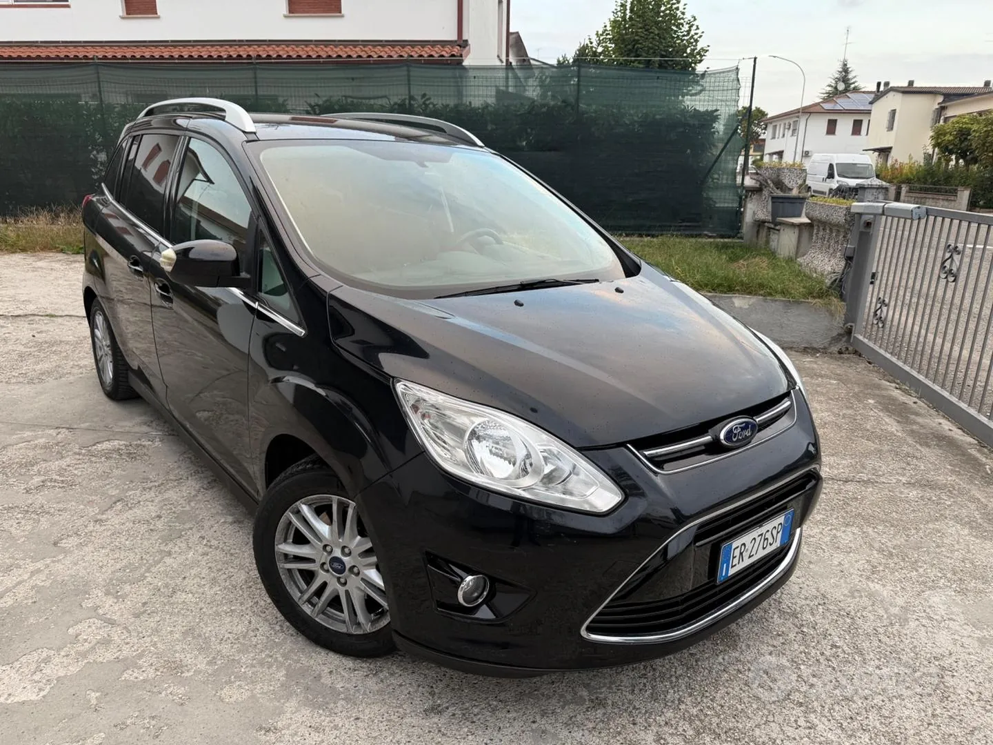Ford Grand C-Max 2013 photo 2