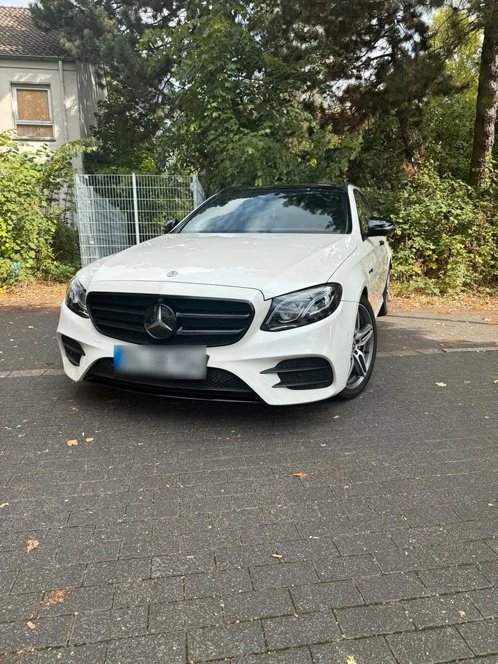 Mercedes-Benz E 220 D
