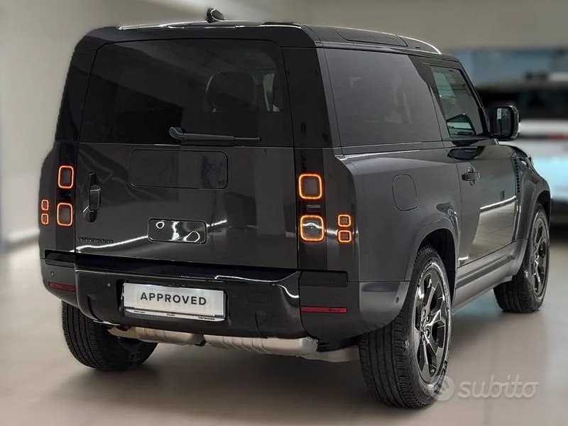 Land Rover Defender 2026 photo 2