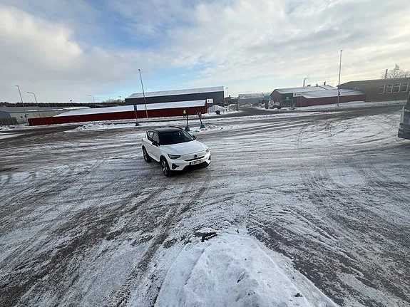 Volvo Xc40 2023 photo 2
