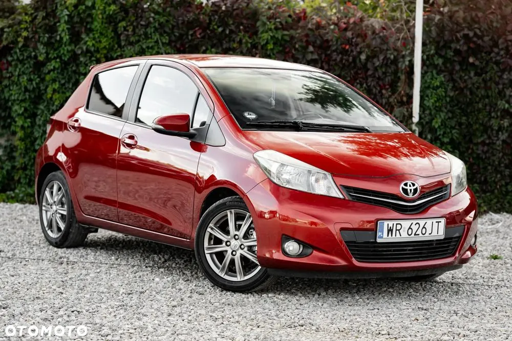 Toyota Yaris 2012 photo 2
