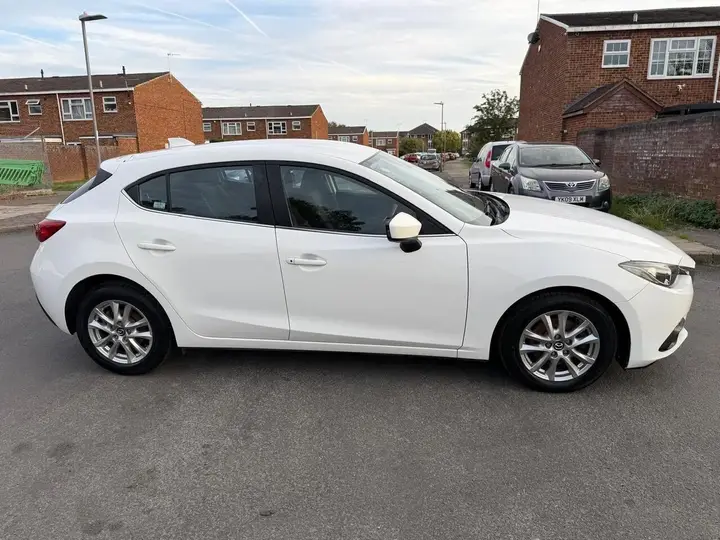Mazda Mazda3 2015 photo 4