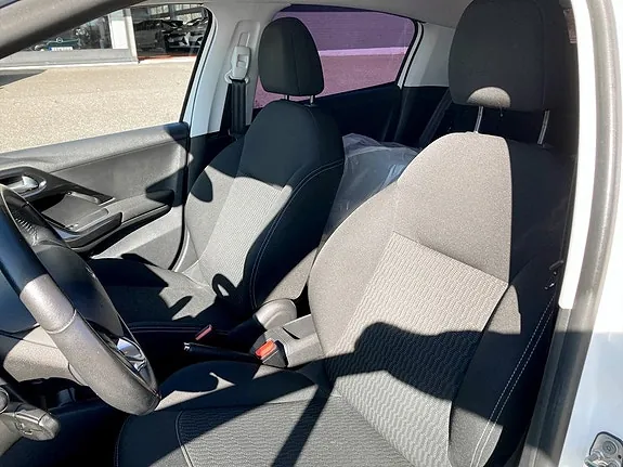 Peugeot 208 2017 photo 4