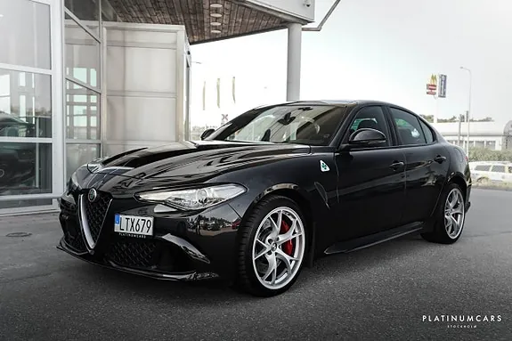 Alfa Romeo Giulia 2018 photo 5