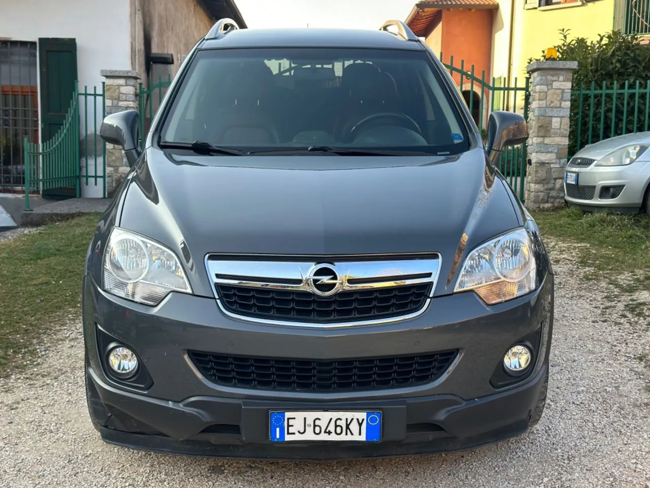 Opel Antara 2012 photo 2