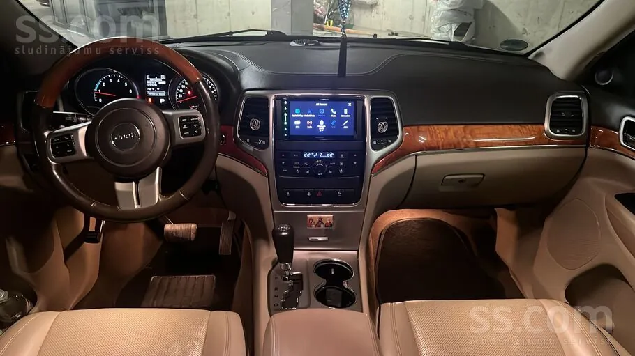 Jeep Grand Cherokee 2011 photo 2