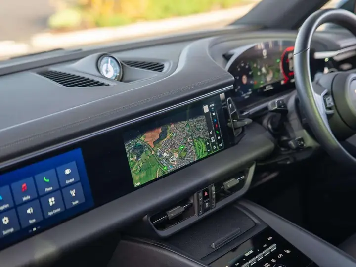 Porsche Macan 2024 photo 3