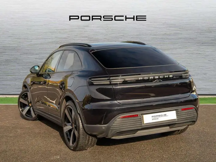 Porsche Macan 2024 photo 2