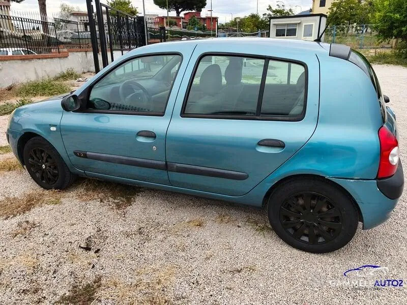 Renault Clio 2005 photo 2