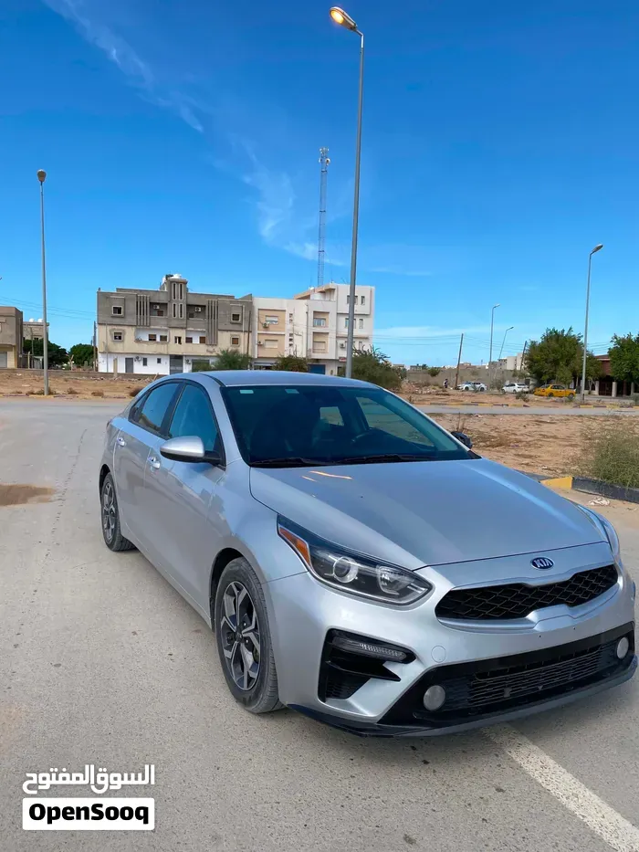 Kia Forte 2021 photo 2
