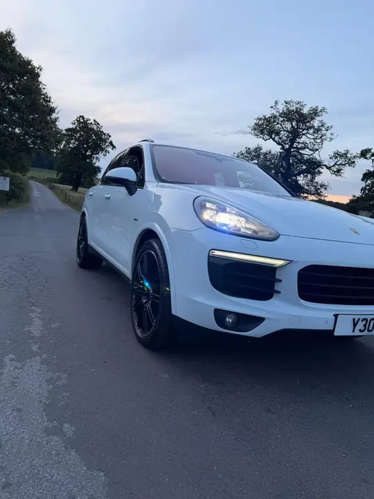 Porsche Cayenne 2016 photo 2