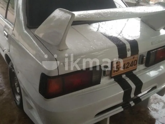 Nissan B11 1985 photo 3