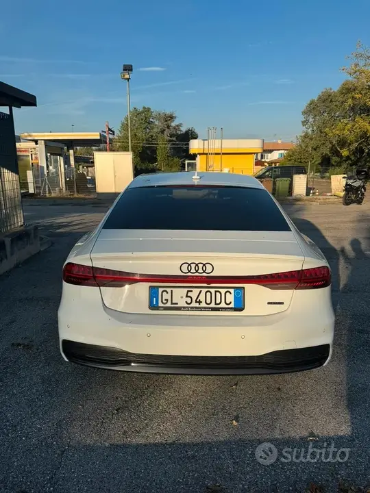 Audi A7 2022 photo 2