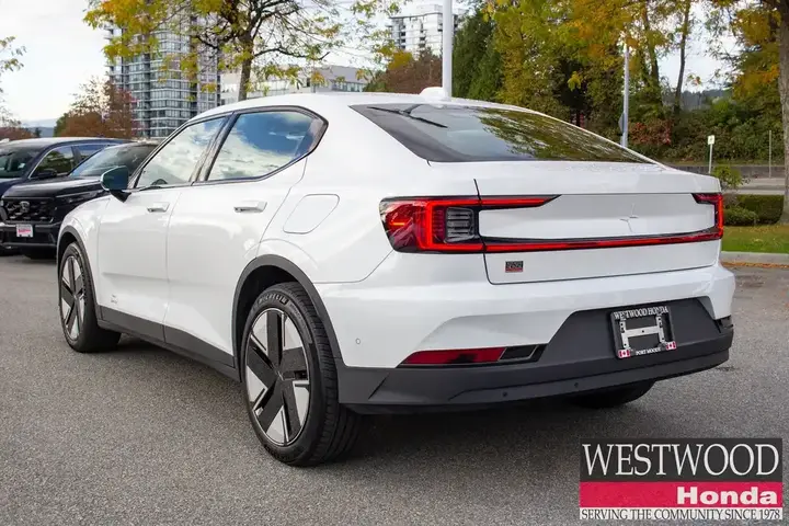 Polestar 2 2025 photo 3