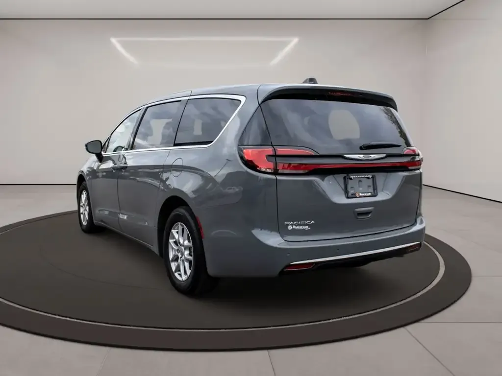 Chrysler Pacifica 2024 photo 5