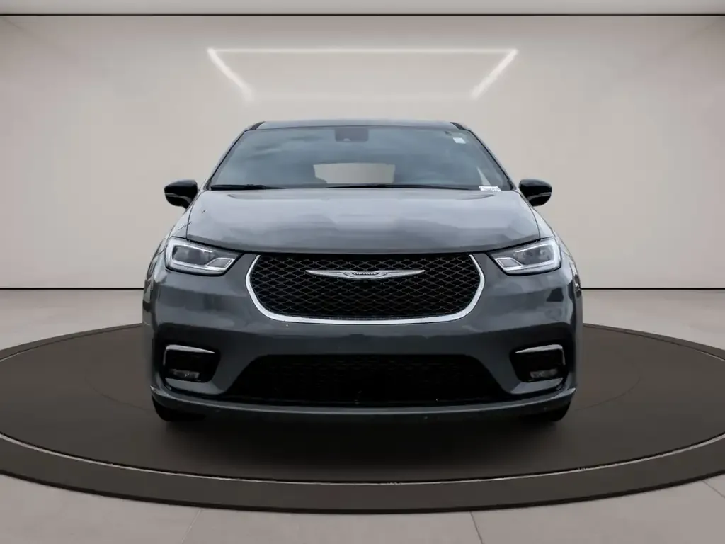 Chrysler Pacifica 2024 photo 2